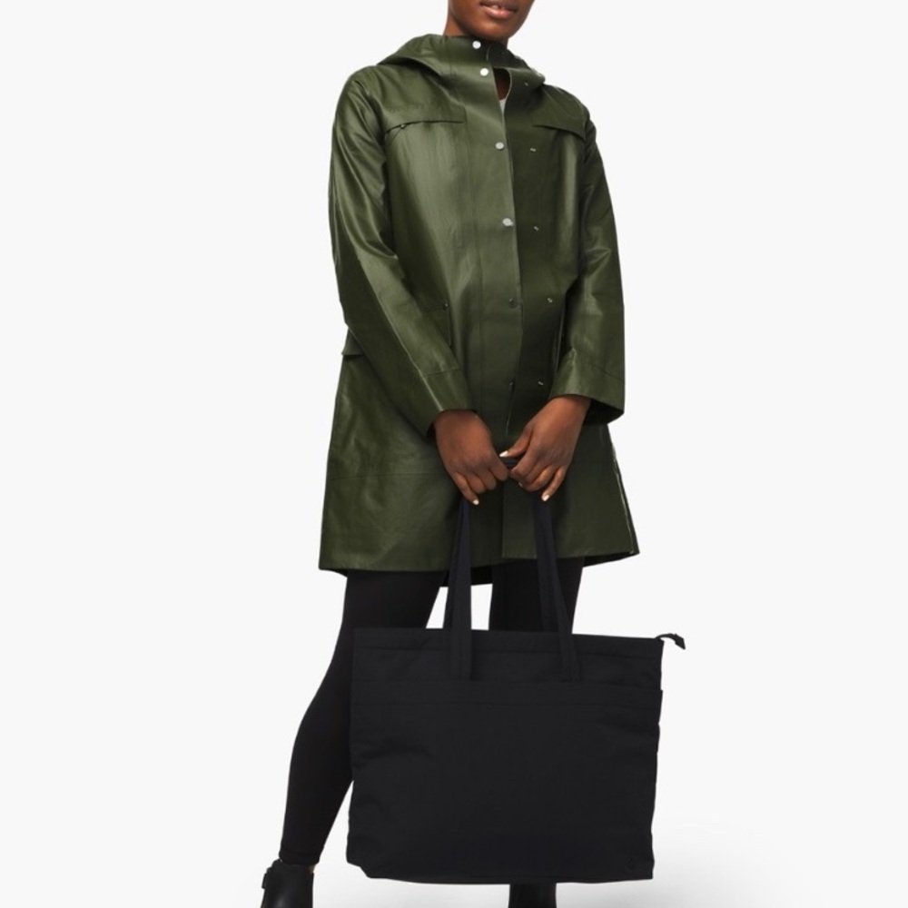 Lululemon Into The Drizzle Jacket